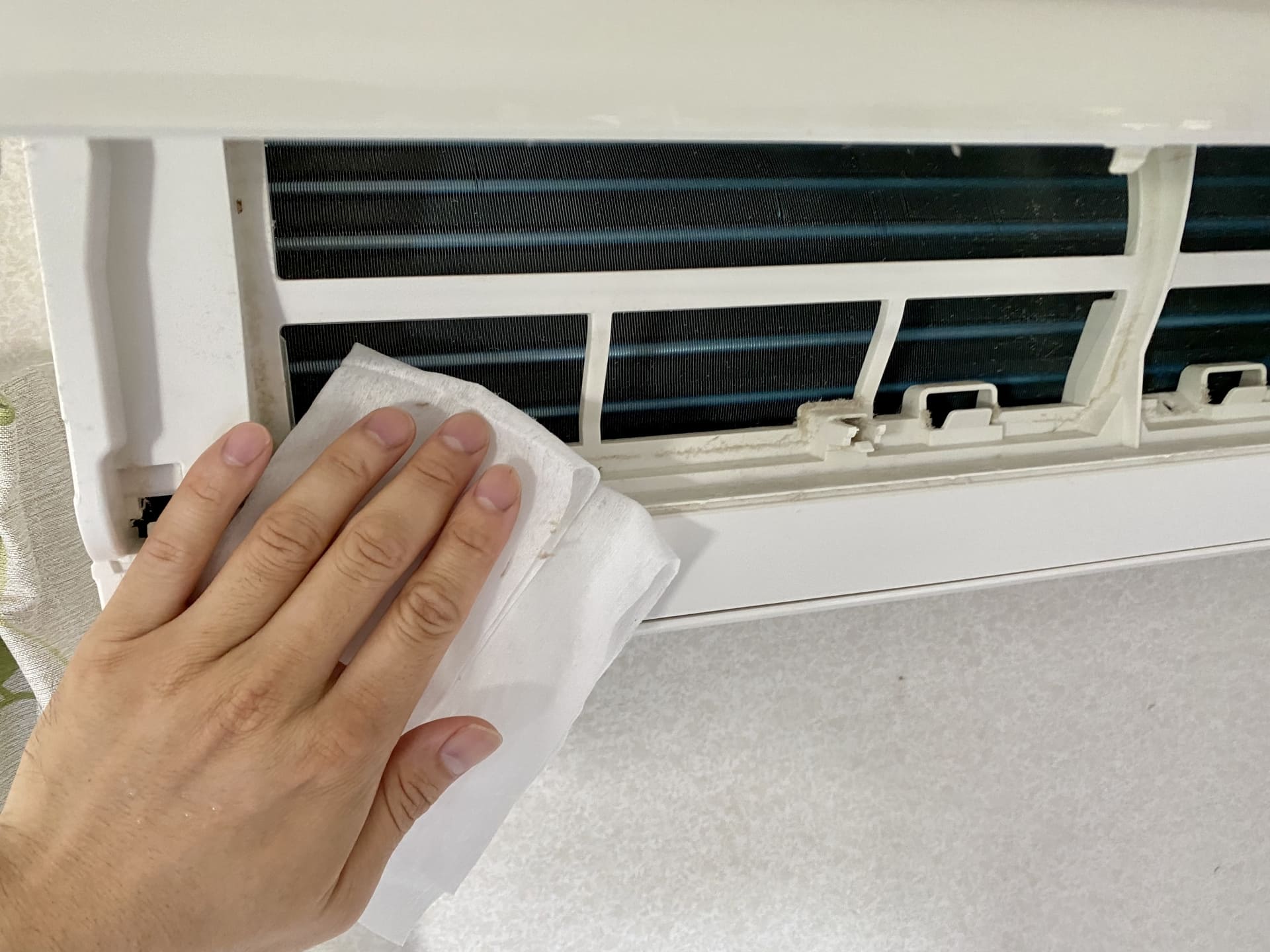 エアコン丸洗いの作業の流れと所要時間を紹介する写真